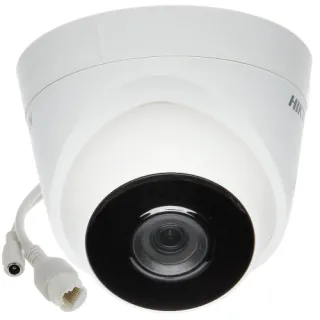 Biała kamera kopułkowa Hikvision z czarnym obiektywem i widocznymi kablami połączeniowymi. Kamera ma nowoczesny design i jest przeznaczona do monitoringu wizyjnego.