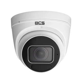 Biała, kopułowa kamera IP o rozdzielczości 4MPx marki BCS z czarnym obiektywem na środku. Kamera ma nowoczesny design i jest przeznaczona do monitoringu.