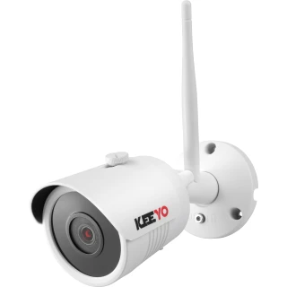 Biała kamera monitoringu z anteną, zamontowana na uchwycie ściennym. Na obudowie widoczne jest logo producenta.