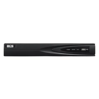 Czarny rejestrator IP BCS z widocznymi diodami LED oznaczającymi zasilanie, status i tryb turbo. Na przednim panelu znajduje się również port USB.
