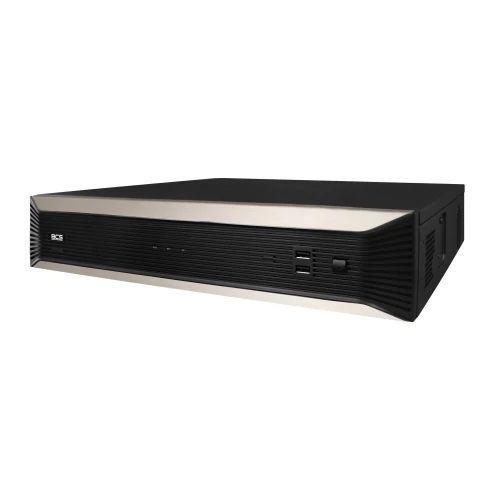 Czarny rejestrator IP BCS z metalicznymi akcentami na przednim panelu, wyposażony w kilka portów USB i przyciski. Urządzenie ma prostokątny kształt i nowoczesny design.