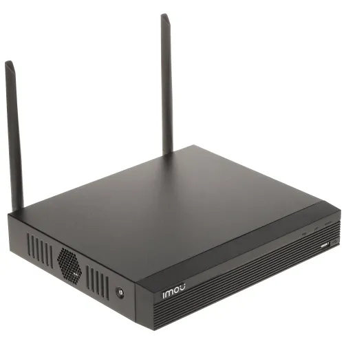Czarny rejestrator IP Imou NVR1104HS-W-S2 z dwoma antenami Wi-Fi na górze. Urządzenie ma prostokątny kształt z wentylacją po bokach i logo Imou z przodu.