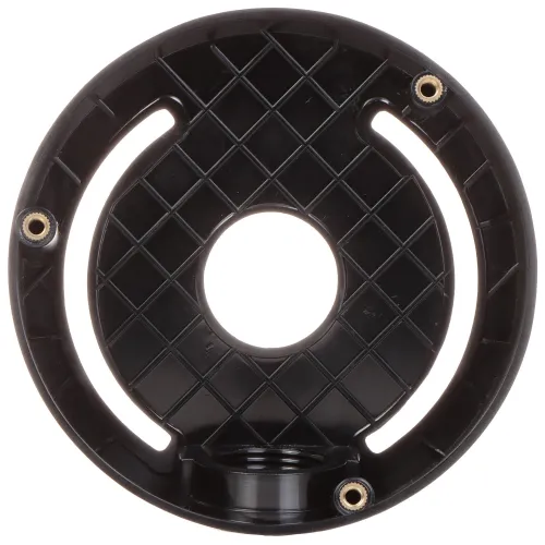 Czarny, okrągły uchwyt kamery z centralnym otworem i trzema mniejszymi otworami montażowymi na krawędziach. Powierzchnia uchwytu ma wzór kratki, a otwory montażowe są wzmocnione metalowymi tulejami.