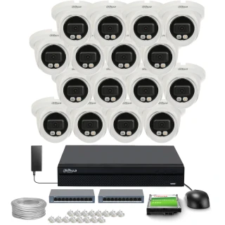 Zestaw do monitoringu składający się z szesnastu kamer kopułkowych, rejestratora, dwóch switchów, dysku twardego, myszki, zasilacza oraz kabli. Kamery i akcesoria są ułożone na białym tle, prezentując kompletny system zabezpieczeń.