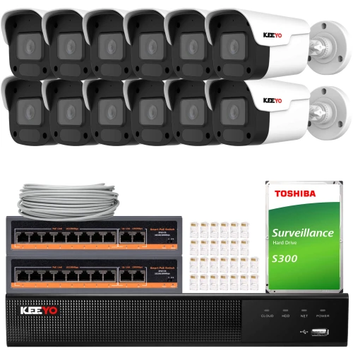 Zestaw do monitoringu IP składający się z dwunastu kamer, dwóch switchów, dysku twardego Toshiba S300 oraz rejestratora. W zestawie znajduje się również kabel sieciowy i złącza RJ45.